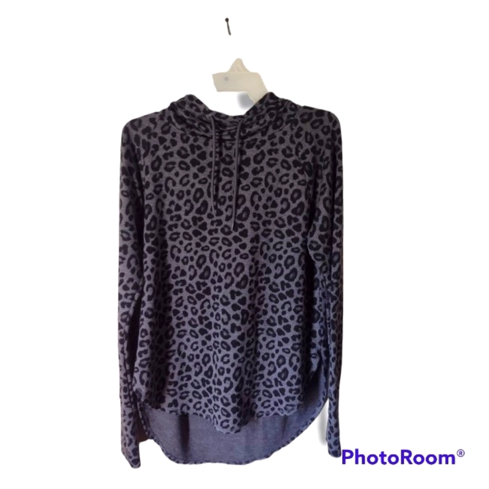 ATHLETIC WORKS®™ Black & Grey Leopard Printed Pull-Over Hooded Top